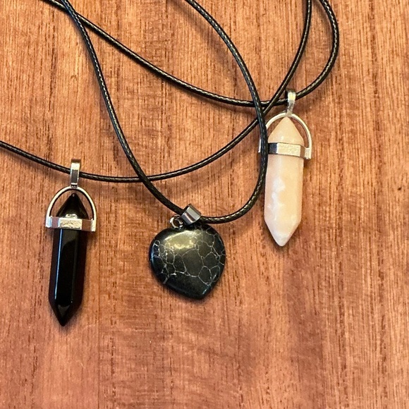 Beautiful lot of 3 Necklaces, 22” - Picture 2 of 2